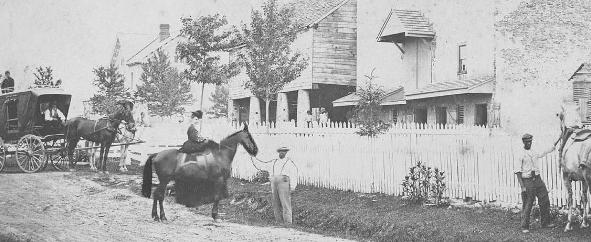 Hannah Davis Saunders' barn in Dvis Grove